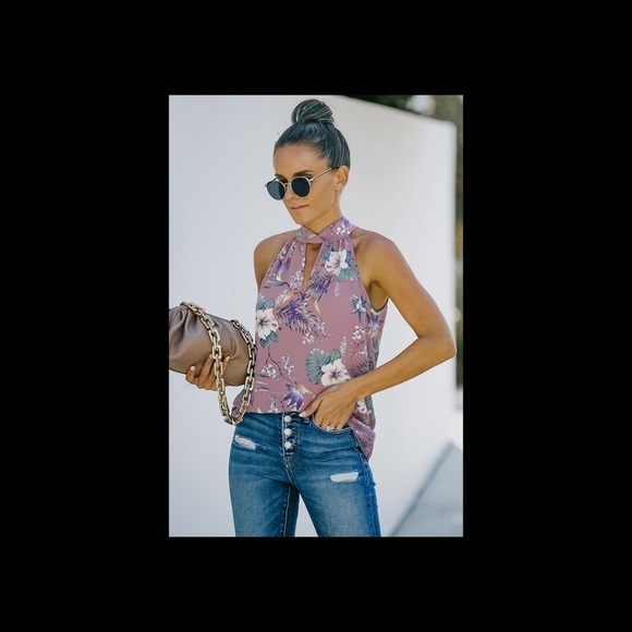 floral sleeveless classic top. - Picture 2 of 3